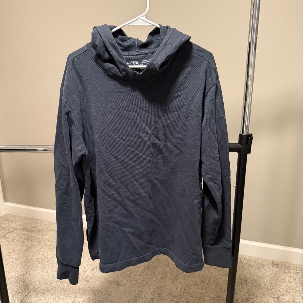 Navy blue Patagonia pullover